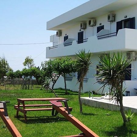 Flisvos Apartments Frangokastello Exterior foto